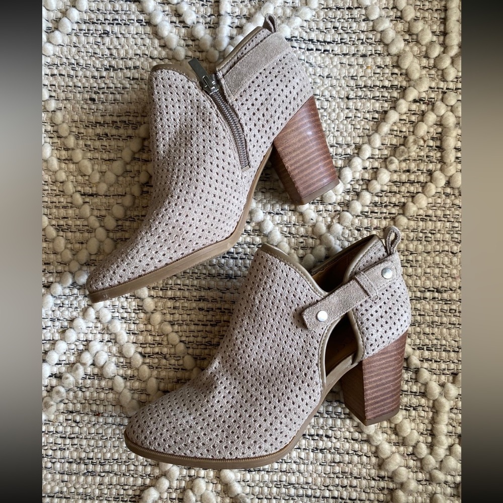 Franco Sarto Coco Velour Suede‎ Ankle Booties Size 7 M Womens Almond Toe